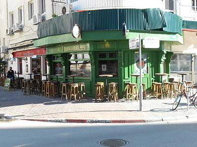 Molly Blooms, Tel Aviv